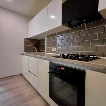 Героїв просп., 4