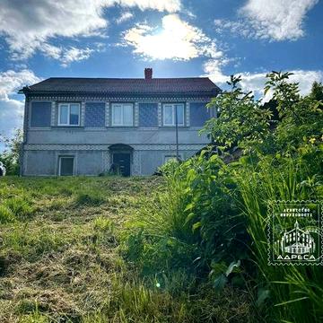 Продаж будинку з земельною ділянкою