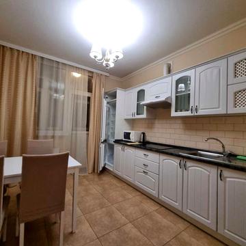 Аренда 2 кімнатної квартири Бажана 8 Гмирі Ващенко  Осокорки