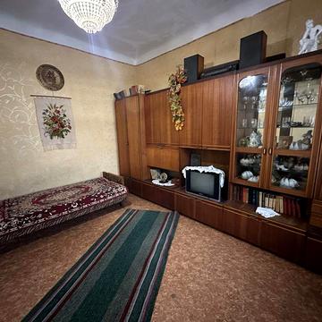 Здам 1 кімнатну квартиру в цетрі міста.