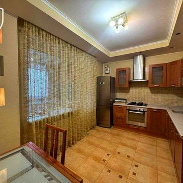 Велика 2к квартира з газом в центрі  Вишгорода