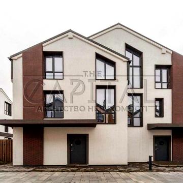 Продаж таунхаусу без ремонту 110м2 Жуляни вул. Смерекова 16-24