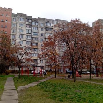 Райдужна вул., 4