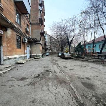 Аренда просторной двухэтажной квартиры сталинки