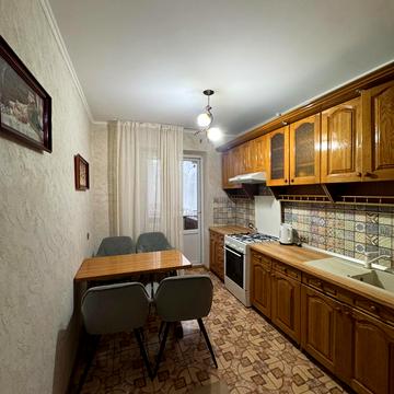 Євгена Коновальця вул., 14