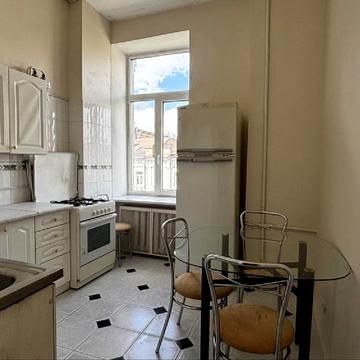 Саксаганського вул., 61