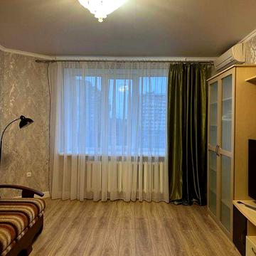 Перша оренда! ПРОСТОРА 1 к.кв. на вул.Ак.Заболотного. 3 поверх. ГАЗ!