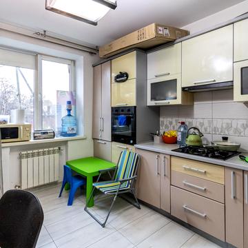 Івана Пулюя вул., 15а