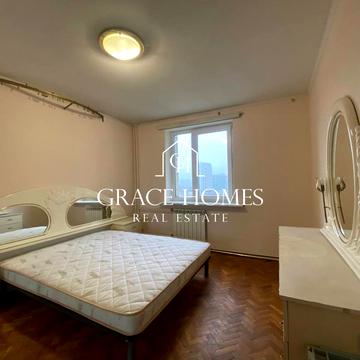 Дніпровська набережна вул., 7