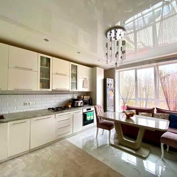 Продається дворівнева 4к квартира в районі Аграрного університету!