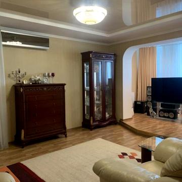 Князя Володимира Великого просп., 125