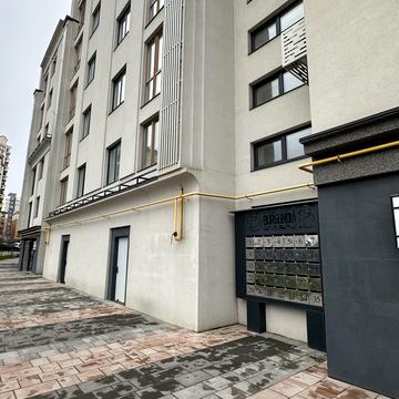 Західна вул., 14