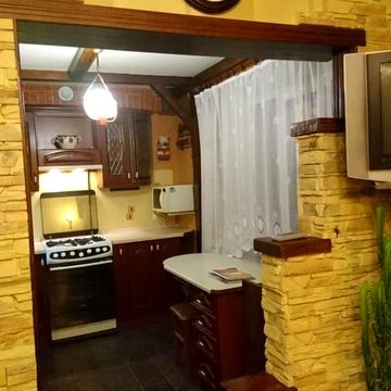 Горлівська вул., 220