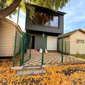 Продам будинок на 5 причалі біля сахарного заводу.