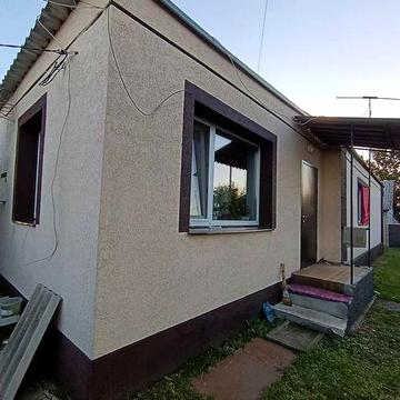 Продам 1/2 кирпичного дома под в ближнем пригороде шиферной крышей