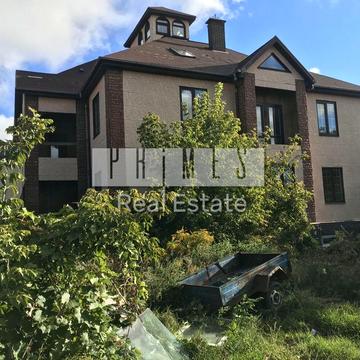 Нечуй-Левицького пров., 17