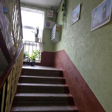 Продам 2х квартиру улКаденюка 28,не угловая 1/5 пан ,