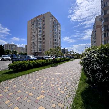 Богдана Хмельницького вул., 11