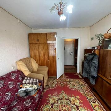 Молодіжна, 42 