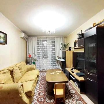 Продам 3 к. квартиру Чередниковская метро Холодная Гора средний этаж