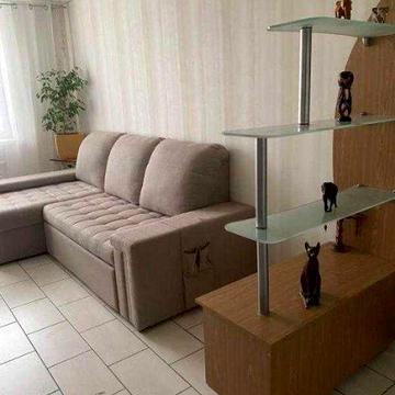 Продам 2 к.із.квартиру поруч з метро