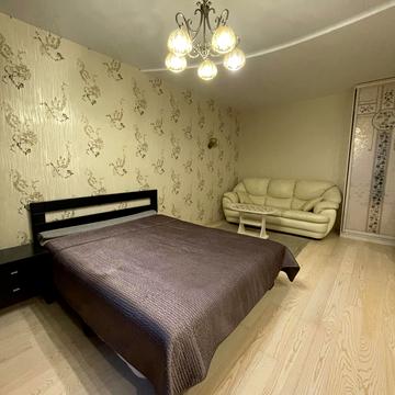 Миколи Ушакова вул., 1-Б