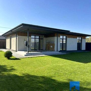 Продам дом с новым дизайнерским ремонтом в Новоалександровке!