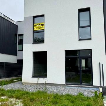 Котеж з подарунком