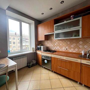 Продам 2 к кв Героев Харькова 40/42 Центр Сталинка