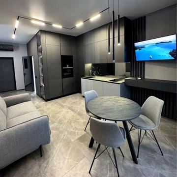 Староміська вул., 1/2