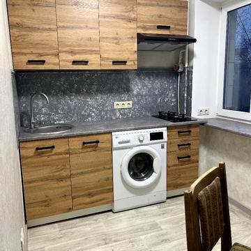 Повітряних Сил просп. (Повітрофлотський), 52