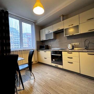 Сдам 1 комн квартиру на Ю.Здановской 50/2