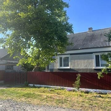 Продам заміський будинок.