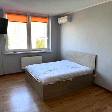 Продаж 1к кВ вул Юрія Поправки (Лебедева)14, м Чернігівська 5 хв пішки