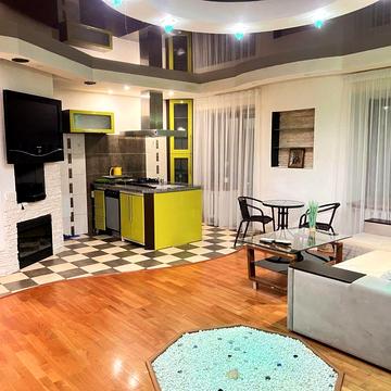 Оренда трьох-кімнатної квартири, Грушевського 17 В