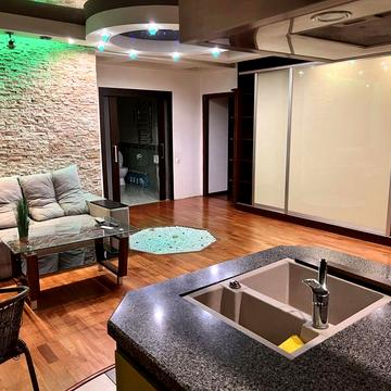 Оренда трьох-кімнатної квартири, Грушевського 17 В