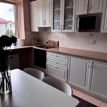 Мальовнича вул., 5