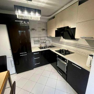 Велика Васильківська вул. (Червоноармійська), 145/1