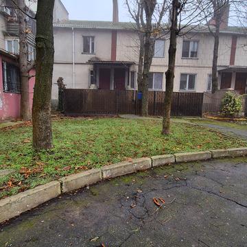 Парусна вул. (Героїв Сталінграду), 2