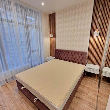 Кучеревського бульв., 1