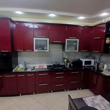 Леоніда Перфецького вул., 2а