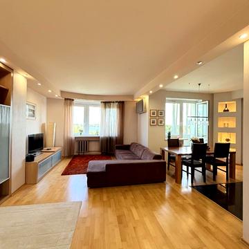 Миколи Бажана просп., 7-Ж