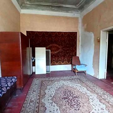 1 комн -45 метров. Центр. Газ. 1/1 эт. Крепкий дом. ул.Бугаёвская