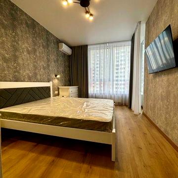 • Актуальна! ЄВРОДВУШКА 48м2 в ЖК Варшавський Мікрорайон