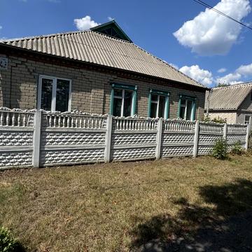 Центральна, 43