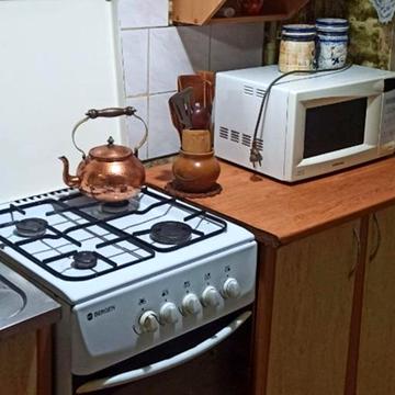 Радісна вул., 13