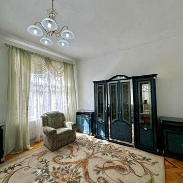 З кімнатна вулиця Головна