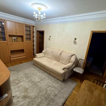 Оренда 2-к квартири з гардеробною вул.Оріхуватська 8к2