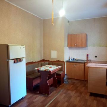 Академіка Павлова вул., 142б