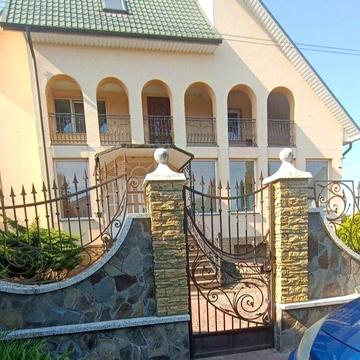 Будинок за містом / Луцьк / Підгайці